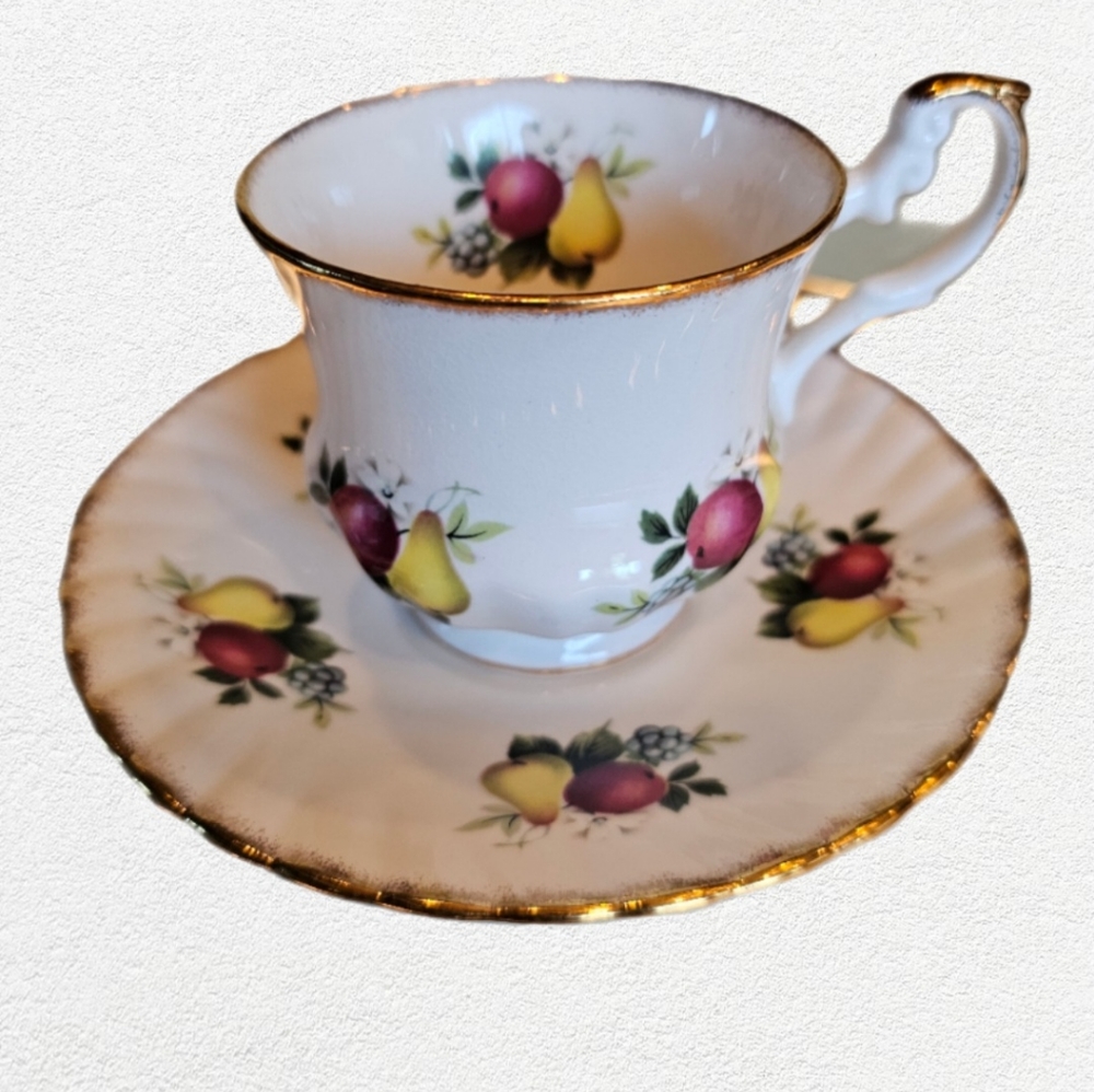 Vintage Rosina Fine Bone China apple pear Teacup & 5" Saucer Set